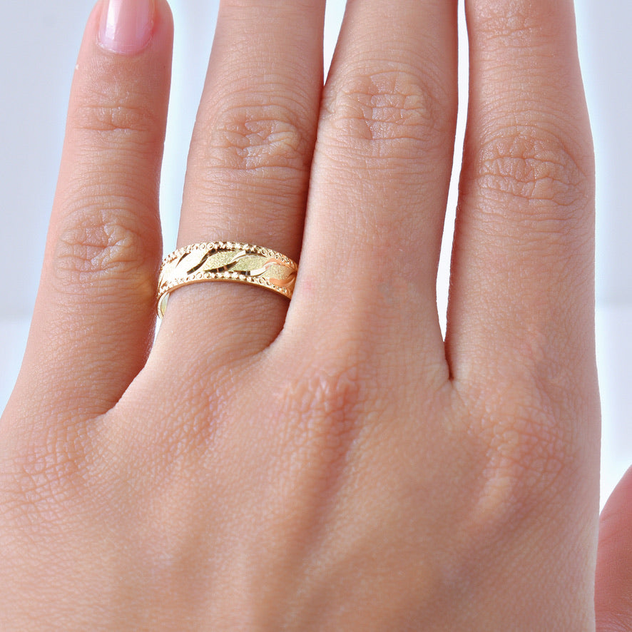 Anillos De Boda Mate Y Diamantados - Main Image