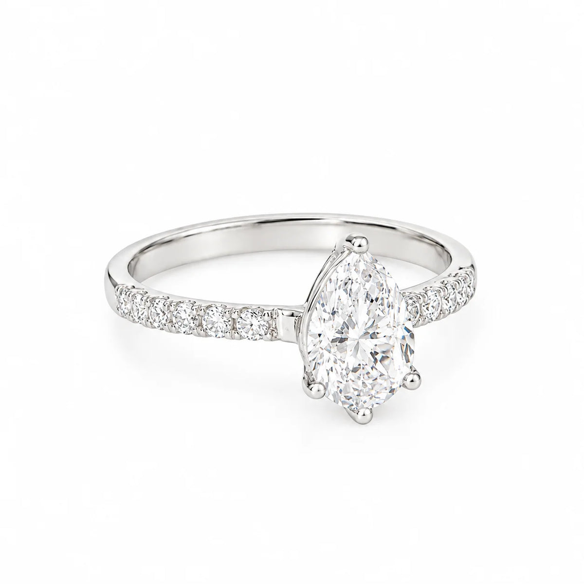 Anillo Diamantes corte Pera
