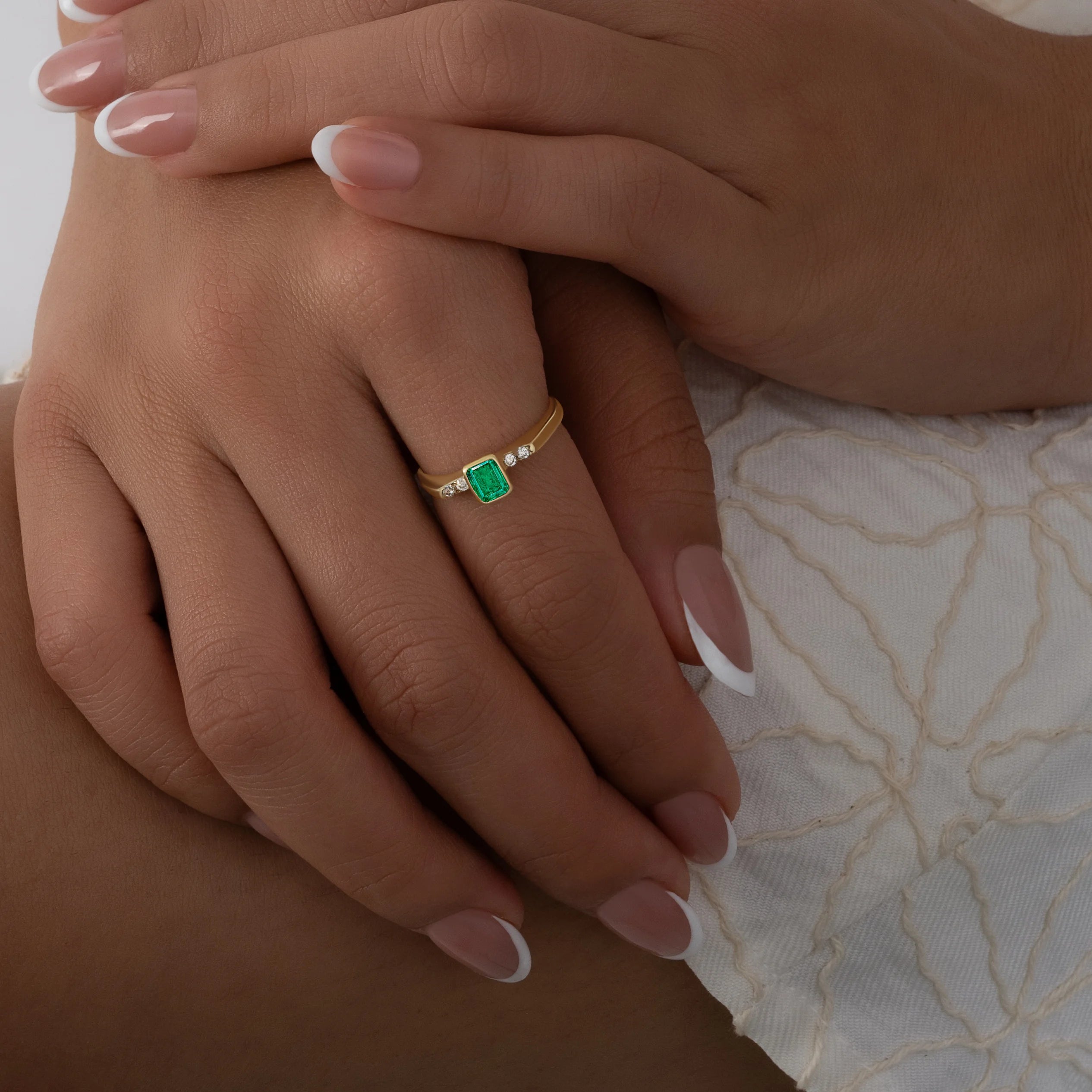 Anillo Samira Esmeralda