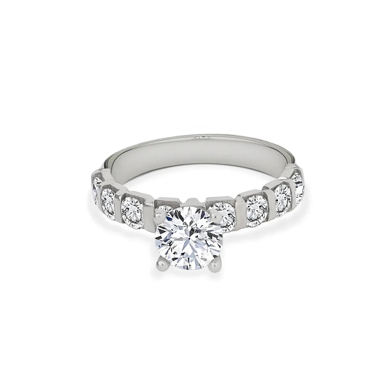 Anillo Solitario Corte Redondo con Banda Half Eternity