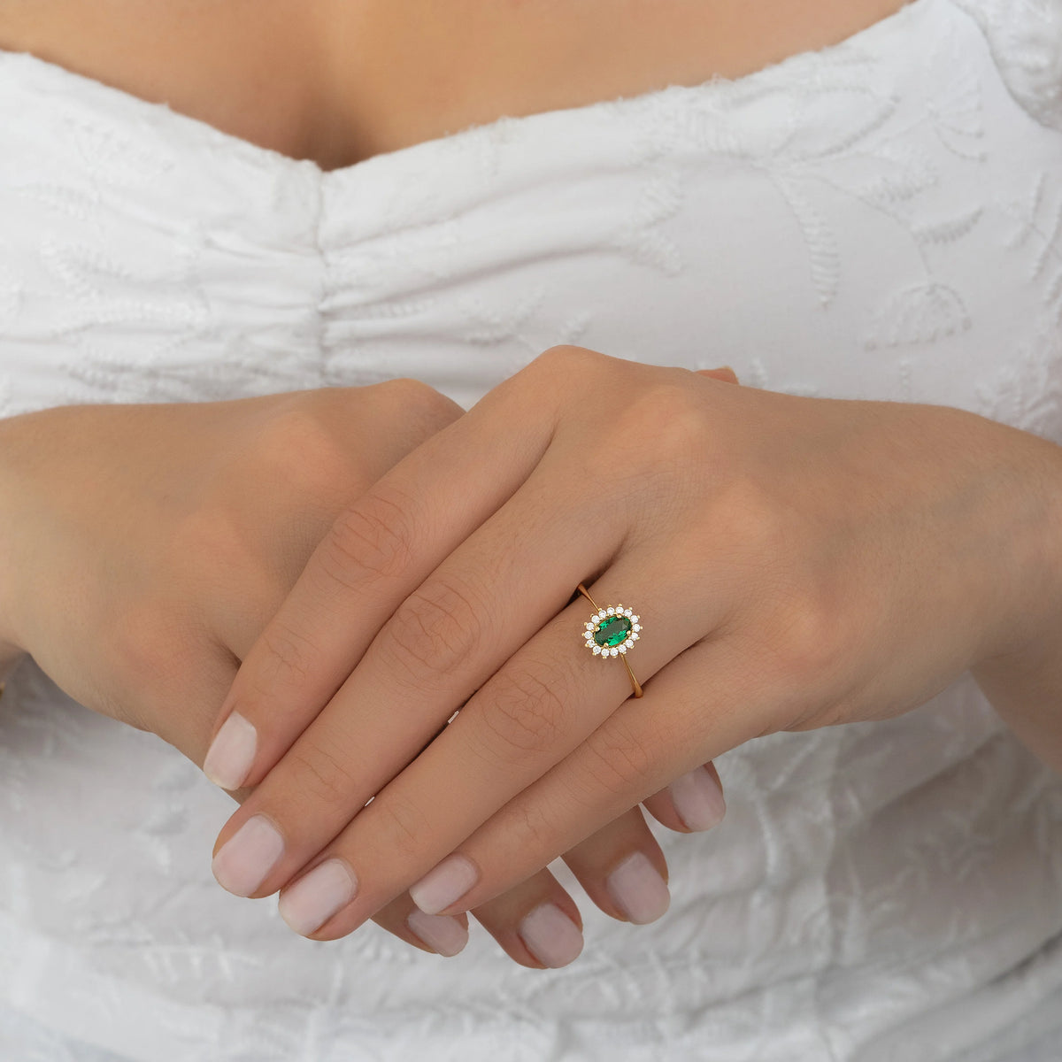 Anillo Verde Oval Talla 8