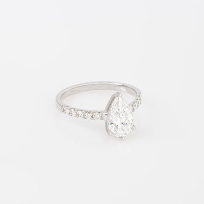 Anillo Diamantes Lab. Pera