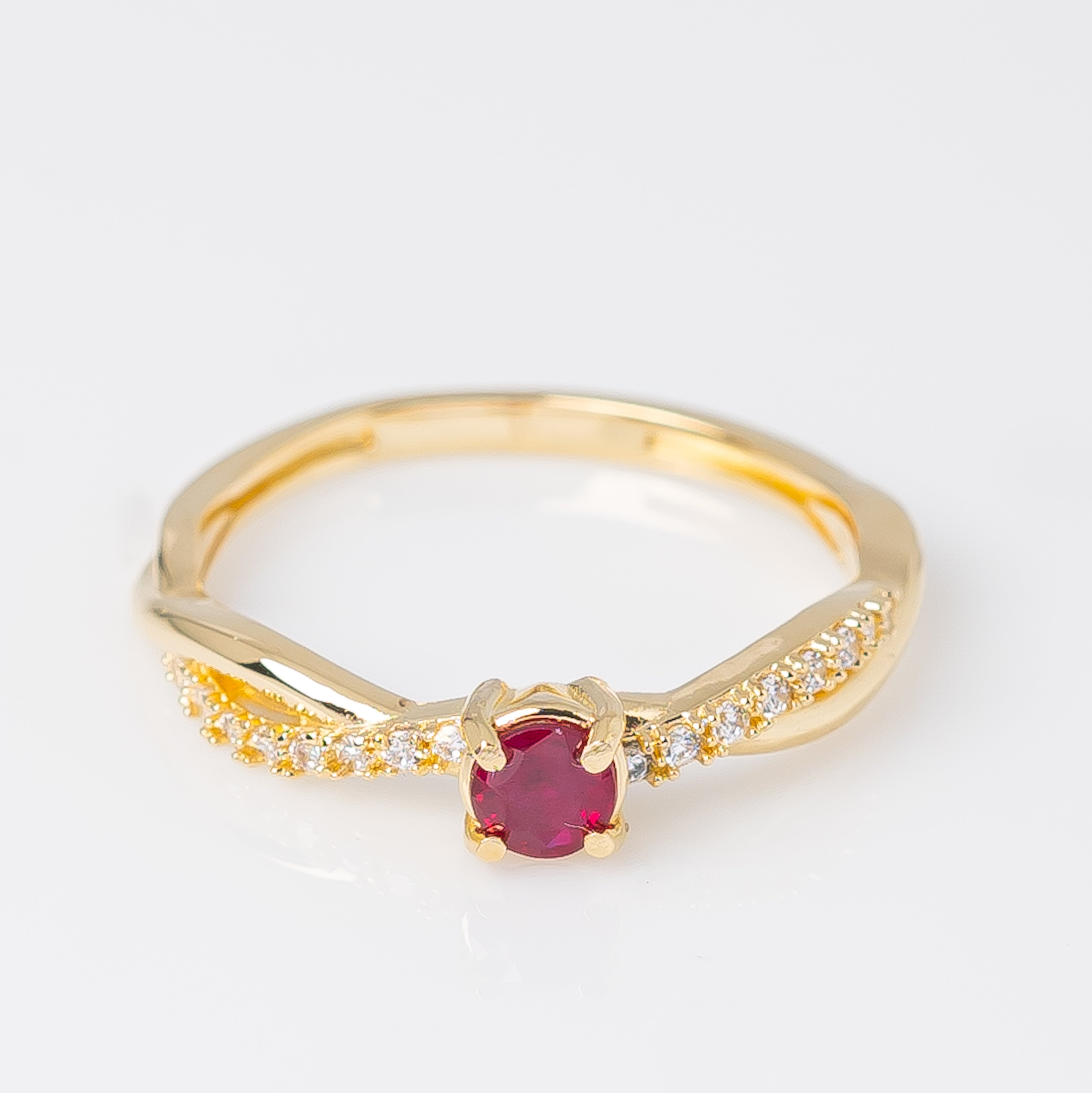Anillo Rubí Talla 6 1/2