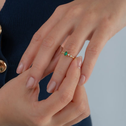 Anillo Oval Verde Talla 4 3/4