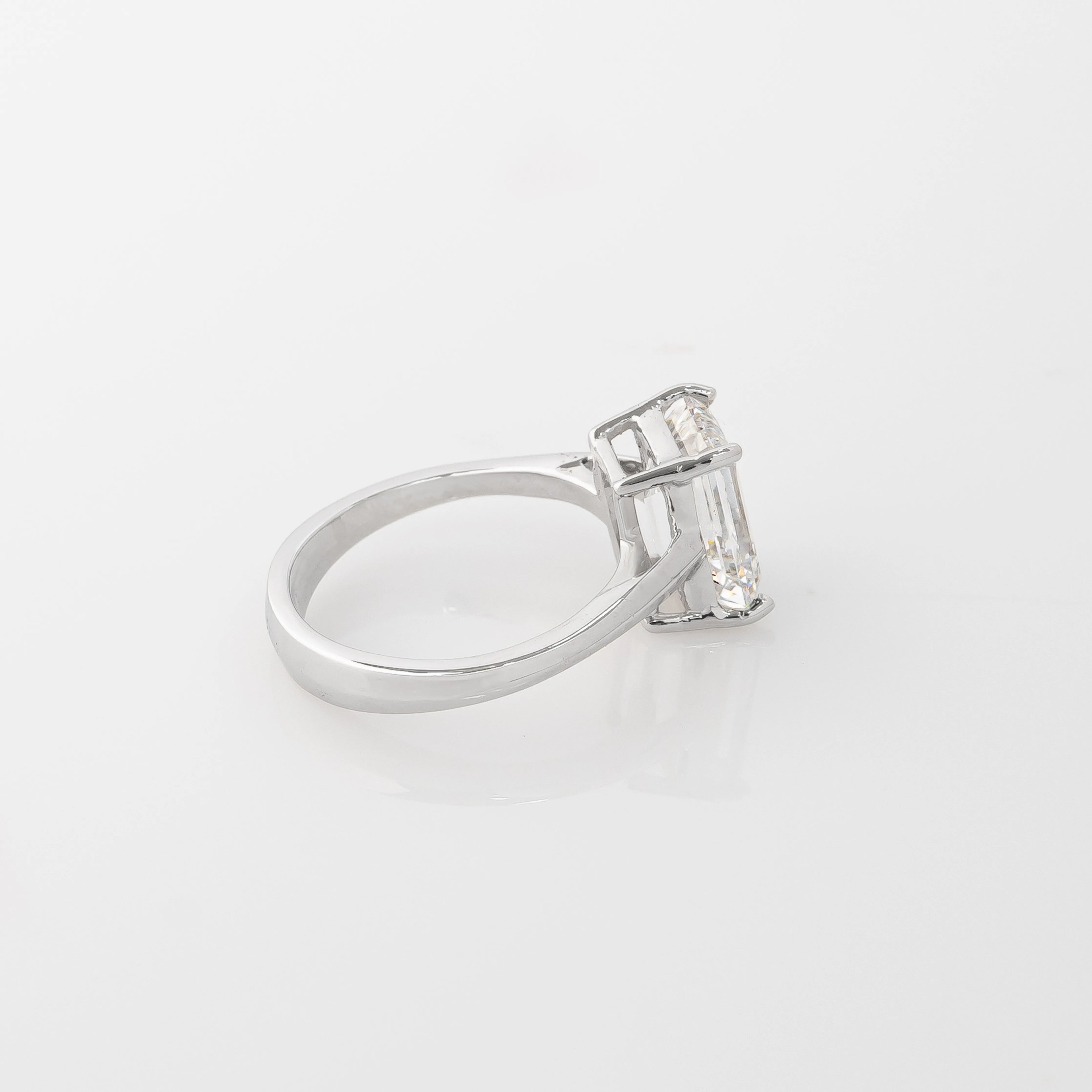 Anillo Diamante corte Esmeralda Lab 3.0ct
