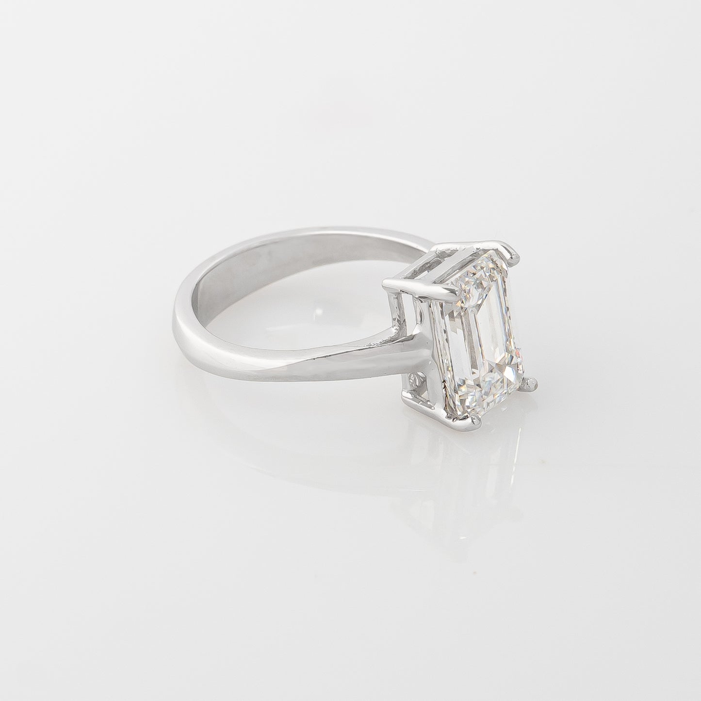 Anillo Diamante corte Esmeralda Lab 3.0ct