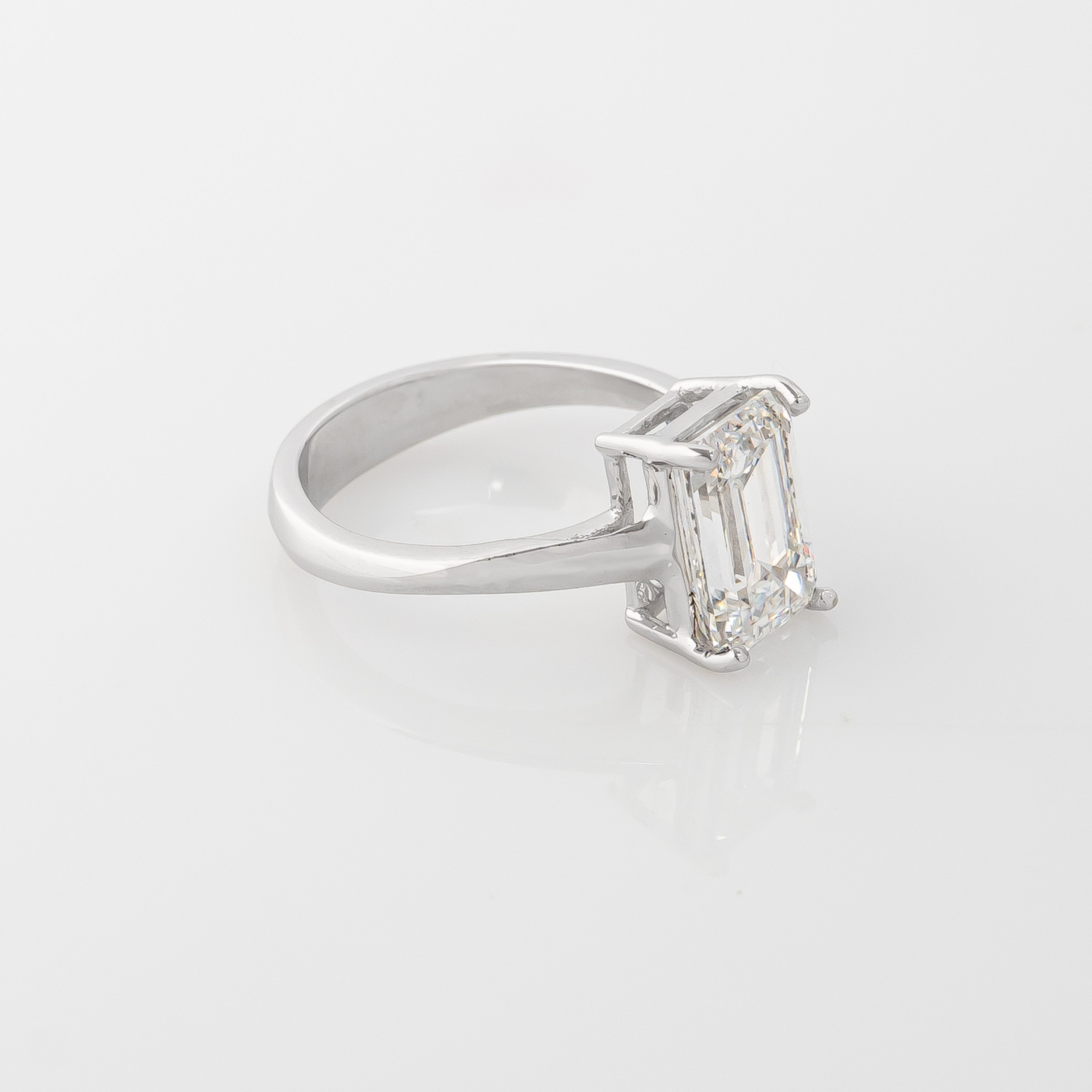 Anillo Diamante corte Esmeralda Lab 3.0ct