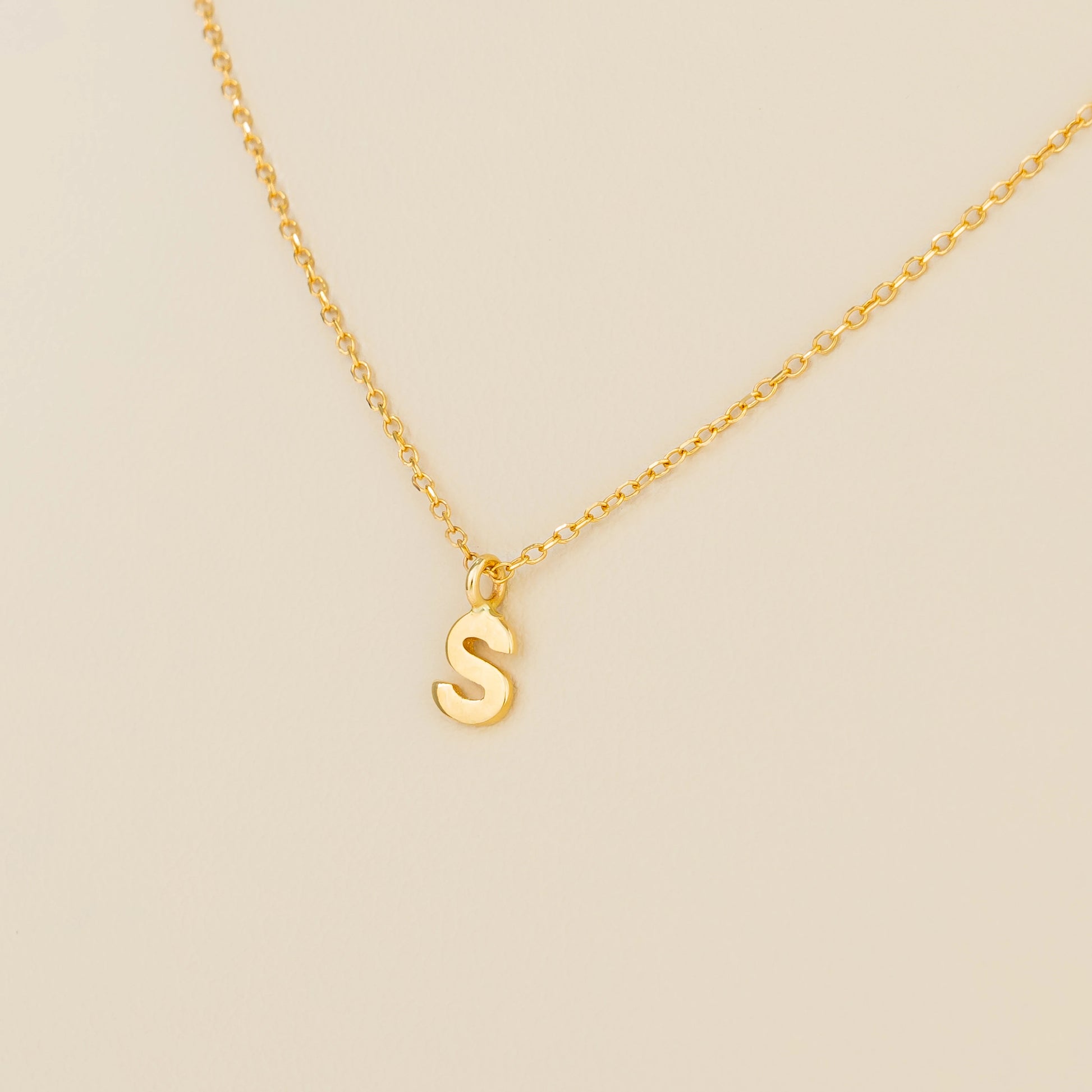 Cadena & Letra S