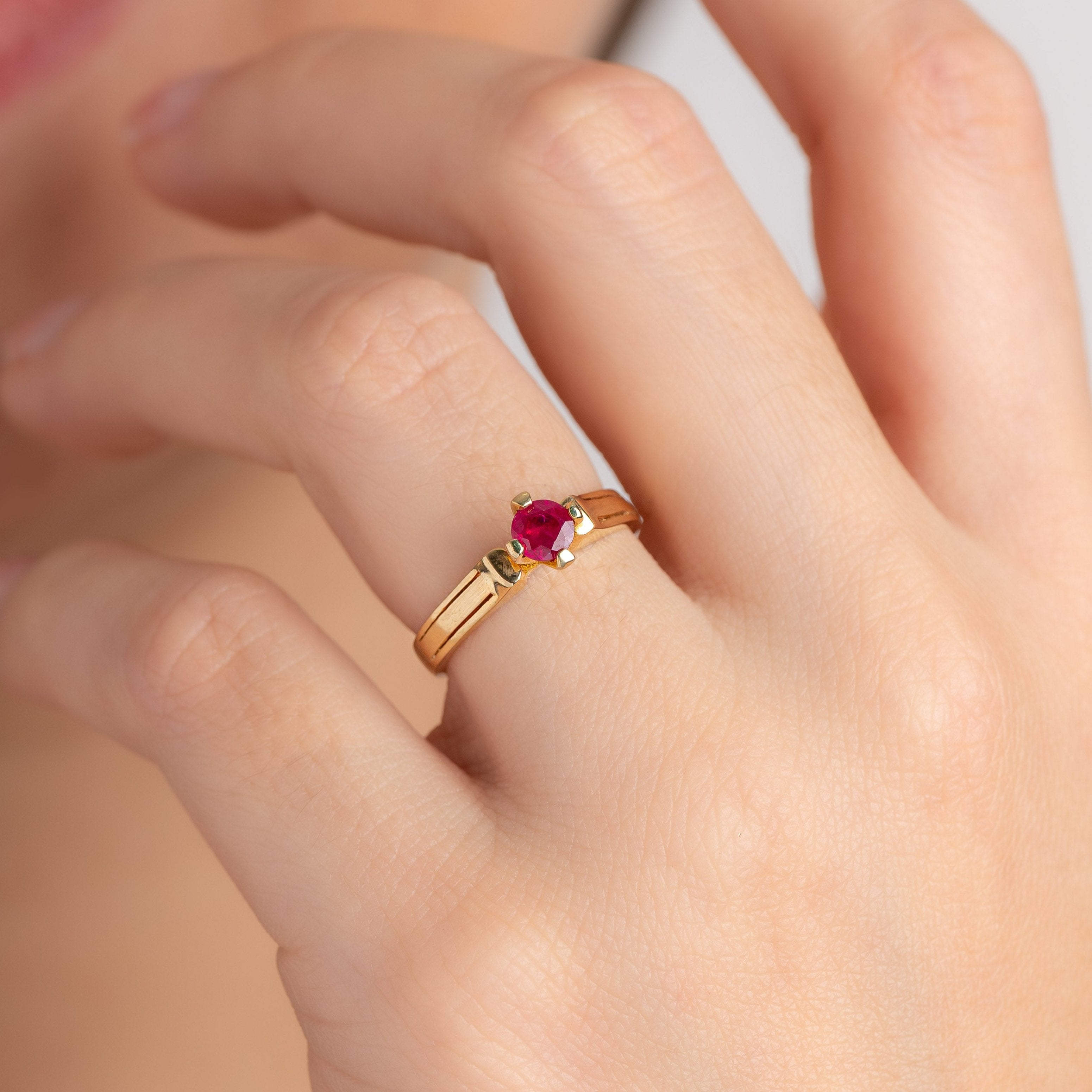 Anillo Rubi 0.40ct/ Talla 5 3/4