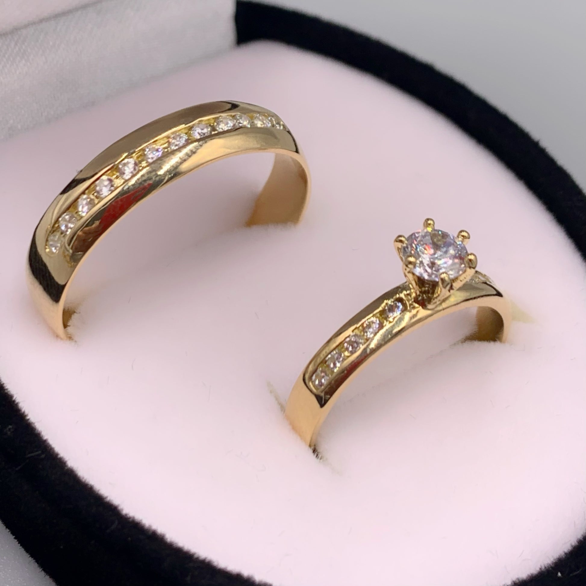 Pareja Alianzas De Compromiso Compromiso Alianzas Para Matrimonio